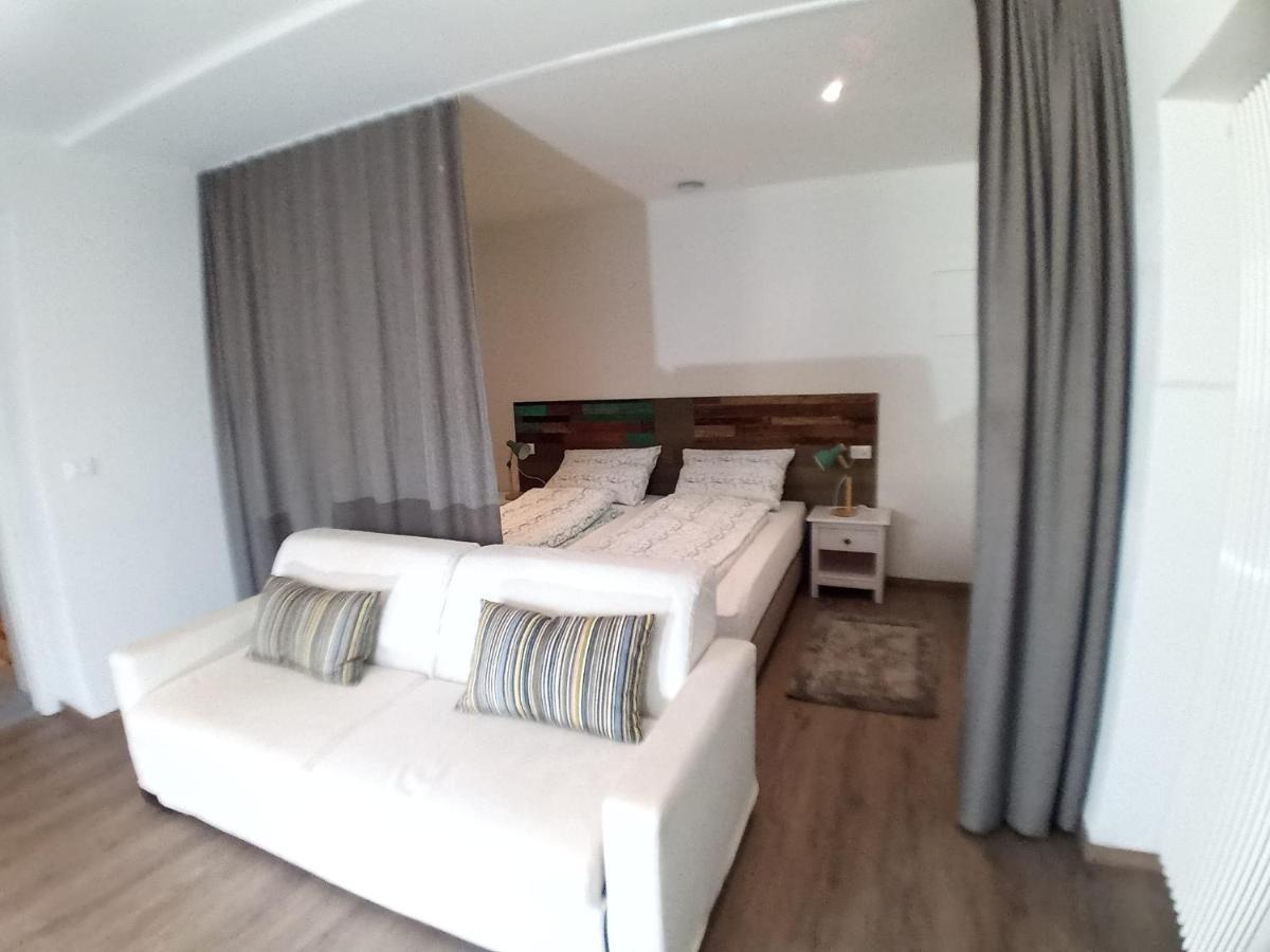 Apartment Roemerbruecke - Ponte Romano Мерано Екстериор снимка
