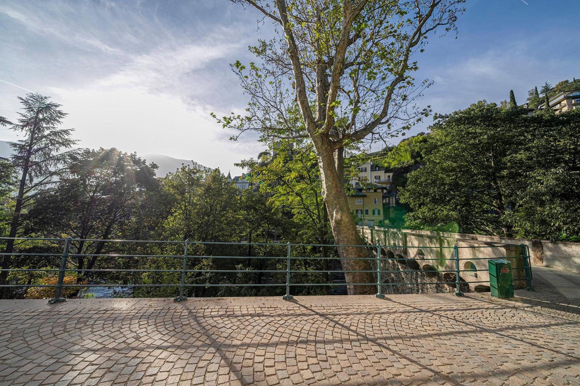 Apartment Roemerbruecke - Ponte Romano Мерано Екстериор снимка