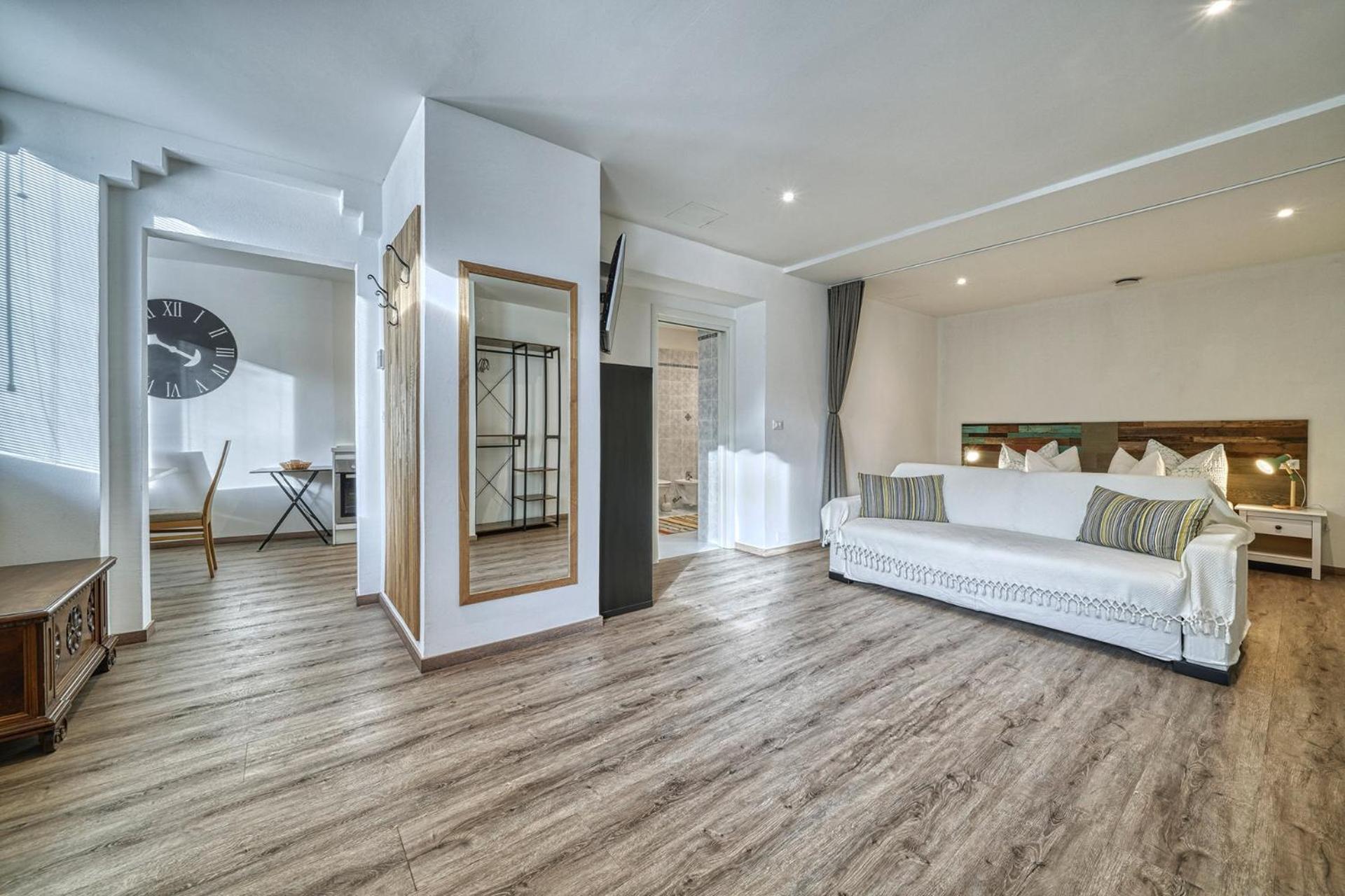 Apartment Roemerbruecke - Ponte Romano Мерано Екстериор снимка